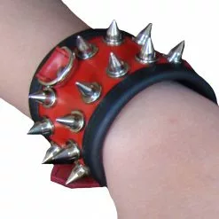 LEDAPOL Zwarte Handboeien Met Spikes 762 - Rood/zwart
