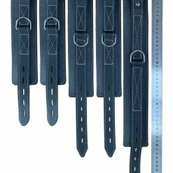 Gepolsterde Zwart Lederen Polsboeien Met Contrasterende Stiksels Van NLLeather -Bondage - Boeien Verkoopwinkel NLleather sizes 5