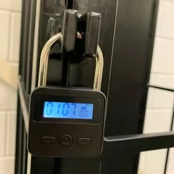 MAE-Toys Zwaar BDSM Timer Slot - Black Voor Opsluiting En (self)bondage Van Uw Slaaf