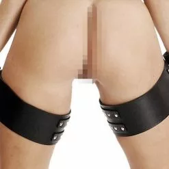 Leder Bovenbeenboeien Met Vaste Polsboeien Van Ledapol 480 -Bondage - Boeien Verkoopwinkel le 480 comfortable thigh cuffs 480 26643 1
