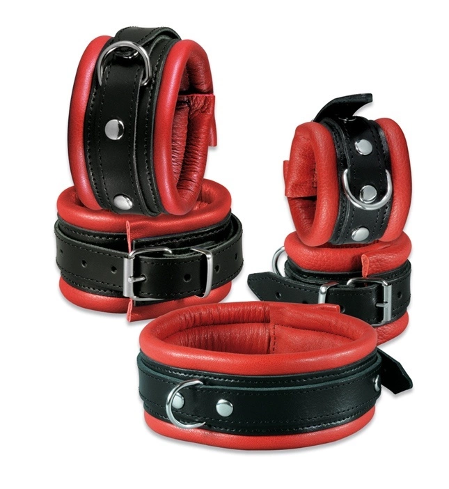 Saxos BDSM Toys Lederen Rood-zwart Gevoerde 5cm Hals- Pols- En Voetboeienset Van Saxos 4 Saxos BDSM Toys Lederen Rood-zwart Gevoerde 5cm Hals- Pols- En Voetboeienset Van Saxos - Afbeelding 2