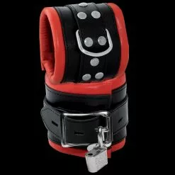 Saxos BDSM Toys Zeer Luxe Stevige Zwart-rode Rundlederen Afsluitbare Polsboeien Van Saxos 8 Saxos BDSM Toys Zeer Luxe Stevige Zwart-rode Rundlederen Afsluitbare Polsboeien Van Saxos -Bondage - Boeien Verkoopwinkel os 0102 2rk lockable wrist cuffs black red 13327 1