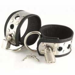 Polsboeien Van Leder / Metaal En Hangslot Van Rimba 7523 7 Polsboeien Van Leder / Metaal En Hangslot Van Rimba 7523 -Bondage - Boeien Verkoopwinkel ri 7523 leather wristcuffs with metal and padlock 25209 1