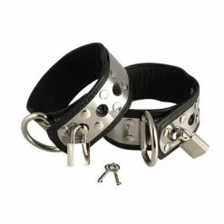 Enkelboeien Van Leder / Metaal En Hangslot Van Rimba 7522 -Bondage - Boeien Verkoopwinkel ri 7524 leather feetcuffs with metal and padlock 25211 1