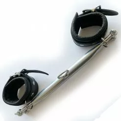 Saxos BDSM Toys Spreader Bar - Small - Van SaXos -Bondage - Boeien Verkoopwinkel spreaderbar 29cm