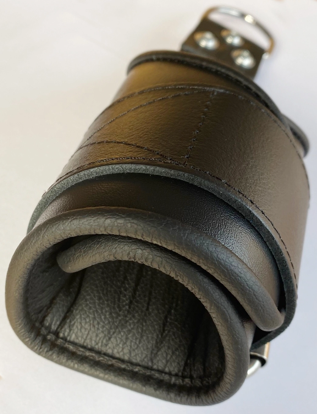 Saxos BDSM Toys Zware Lederen Gevoerde Bondage Hangboeienset Van Saxos 6 Saxos BDSM Toys Zware Lederen Gevoerde Bondage Hangboeienset Van Saxos - Afbeelding 4